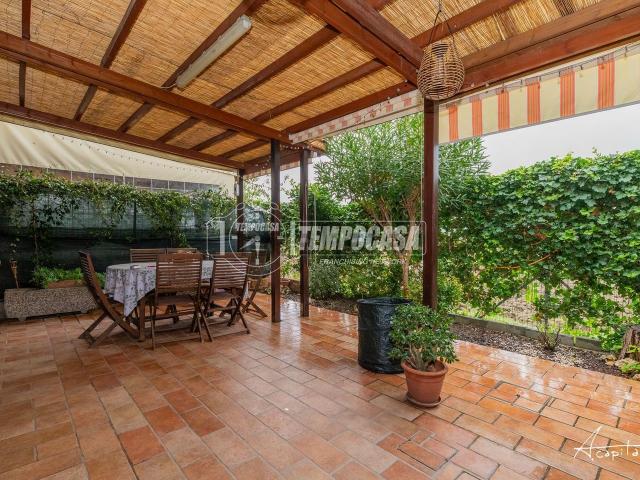 Villetta a schiera in vendita di 181 m² in Via Colombo