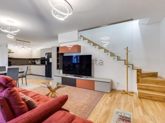 Villetta a schiera in vendita di 181 m² in Via della Madonnella, 14