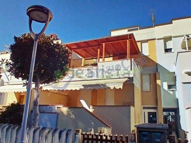 Villetta a schiera in vendita di 181 m² in Via P. Mattarella, 13