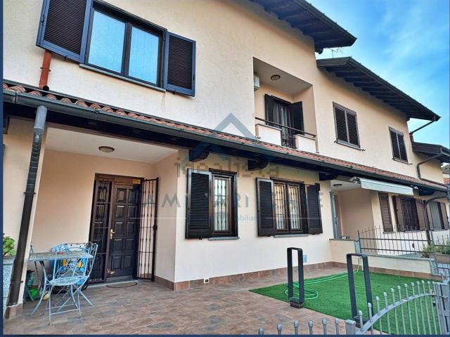 Villetta a schiera in vendita di 182 m² in Via J.F. Kennedy