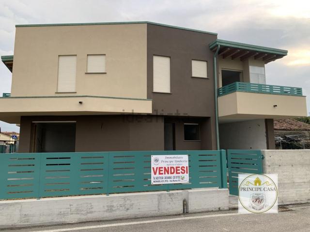 Villetta a schiera in vendita di 182 m² in Via Rimembranza