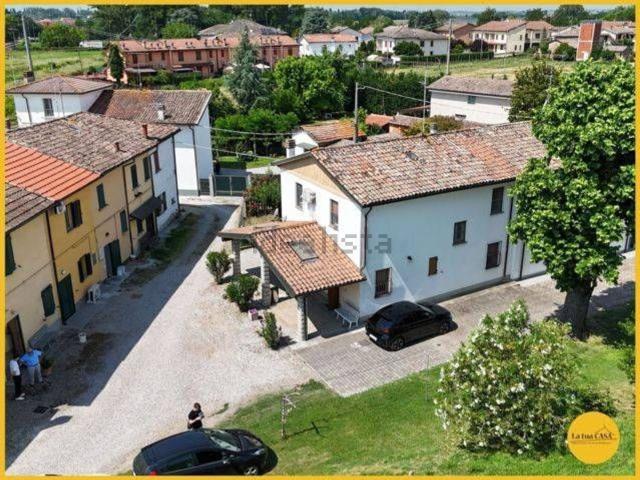 Villetta a schiera in vendita di 183 m² in Via Confine Inferiore, 141