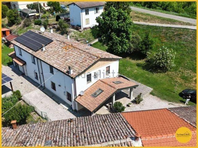 Villetta a schiera in vendita di 183 m² in Via Confine Inferiore, 141