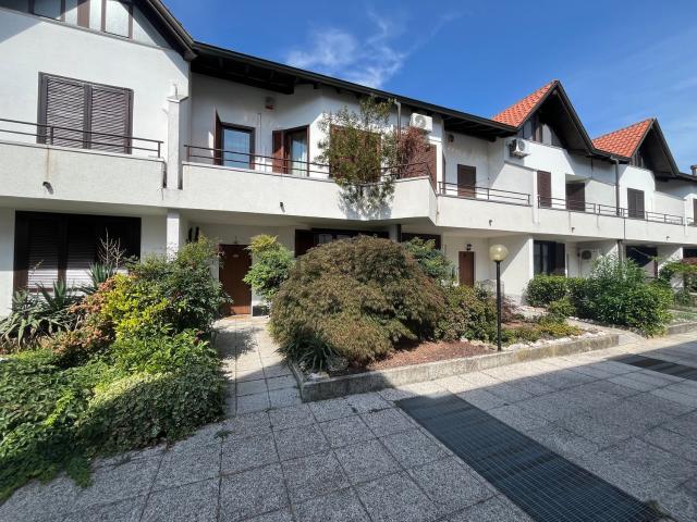 Villetta a schiera in vendita di 183 m² in Via Avvocato Camillo Tosi, 2