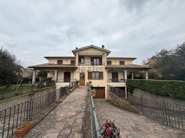 Villetta a schiera in vendita di 184 m² in Via del Pratino, 13