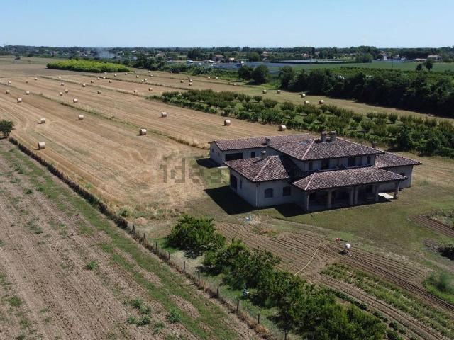 Villetta a schiera in vendita di 185 m² in Via Dismano