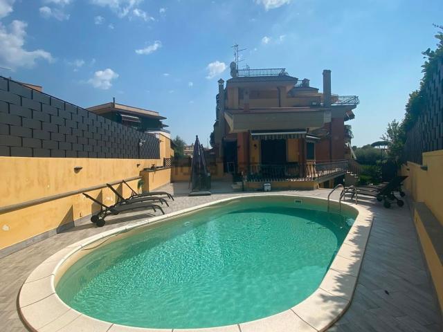 Villetta a schiera in vendita di 185 m² in Via Scido, 63