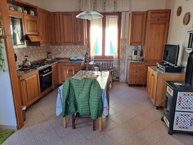 Villetta a schiera in vendita di 185 m² in Via Volterrana