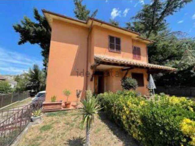 Villetta a schiera in vendita di 186 m² in Via Arezzo, 2
