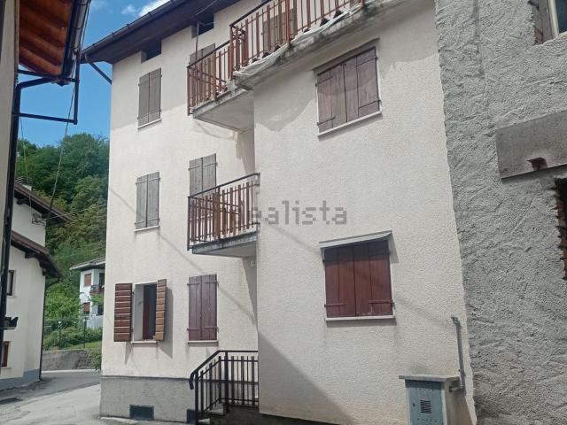 Villetta a schiera in vendita di 186 m² in Via Gioz