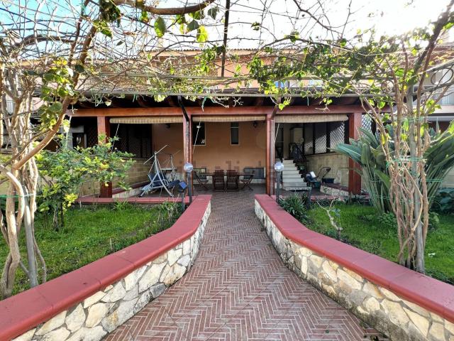 Villetta a schiera in vendita di 186 m² in Via Nicolò Piras, 7
