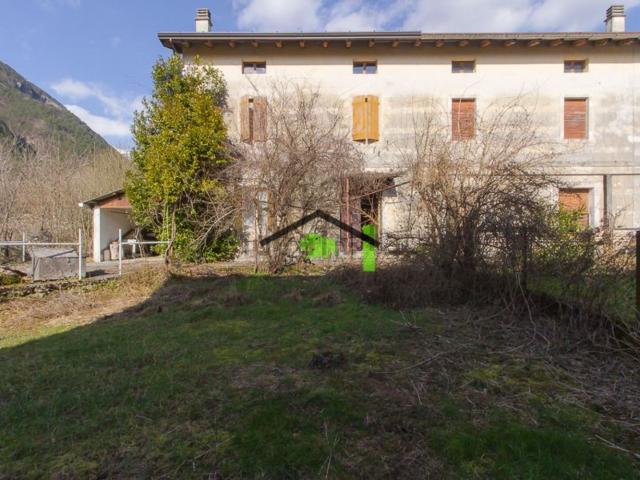 Villetta a schiera in vendita di 187 m² in Via Tolmezzo, 17