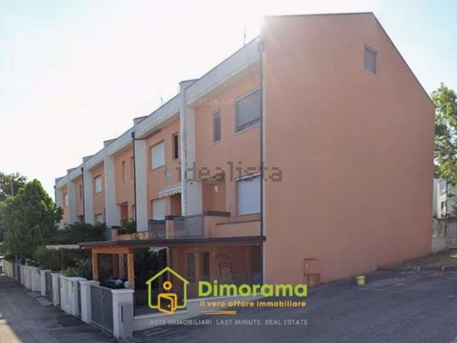 Villetta a schiera in vendita di 188 m² in Via dei Ciliegi, 39