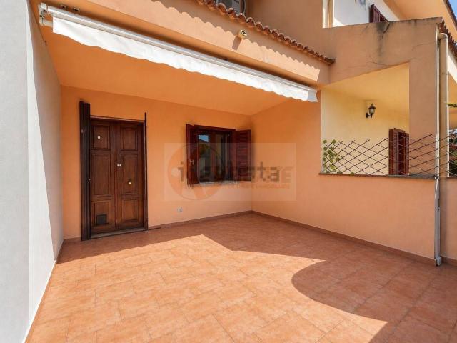 Villetta a schiera in vendita di 188 m² in Via del Lentischio, 19