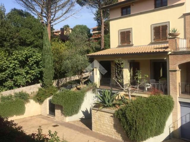 Villetta a schiera in vendita di 189 m² in Via Gualdese