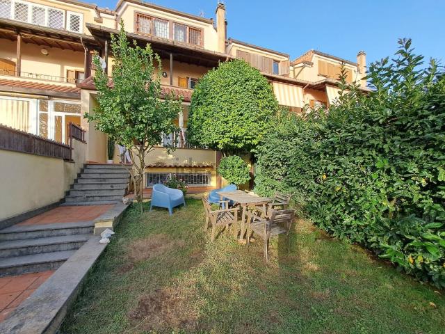 Villetta a schiera in vendita di 190 m² in Via Campania