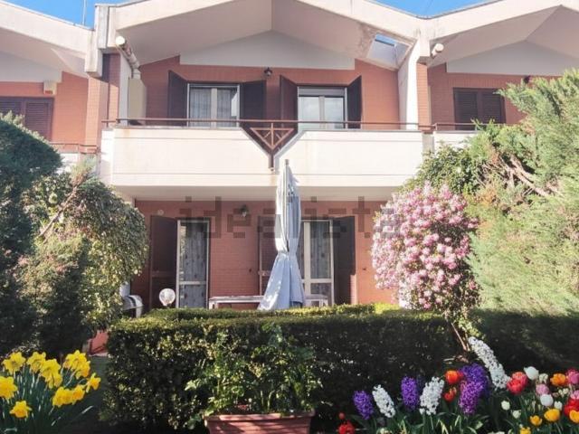 Villetta a schiera in vendita di 190 m² in Via Alassio, 4