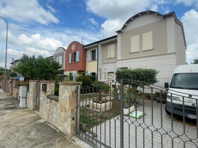 Villetta a schiera in vendita di 190 m² in Via G. Brodolini, 105