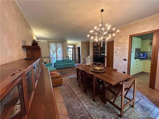 Villetta a schiera in vendita di 190 m² in Via Don A. Andreoletti, 17
