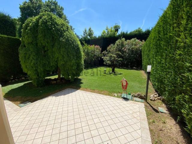 Villetta a schiera in vendita di 190 m² in Via Dei Giacinti