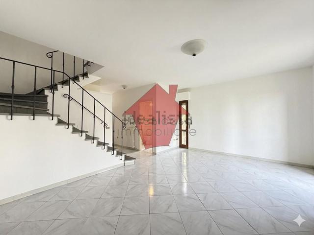 Villetta a schiera in vendita di 190 m² in Via Fabio Filzi