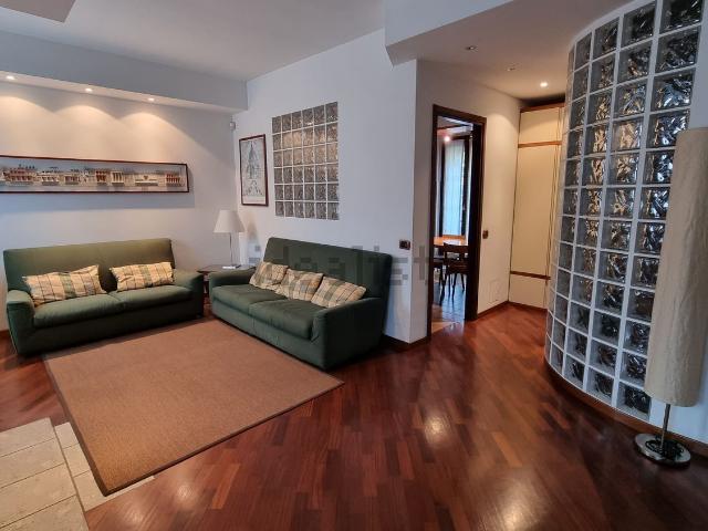 Villetta a schiera in vendita di 190 m² in Via Leone Tolstoi, 6