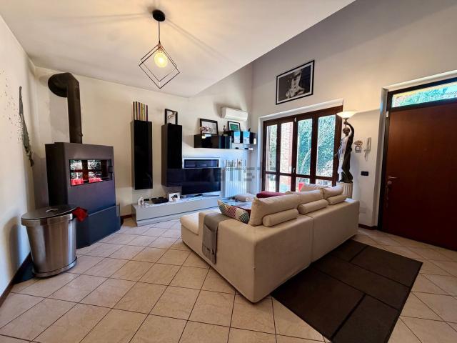Villetta a schiera in vendita di 190 m² in Via Mulino, 27