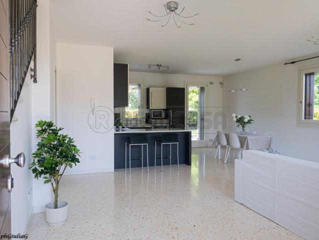 Villetta a schiera in vendita di 190 m² in Via San Martino, 11