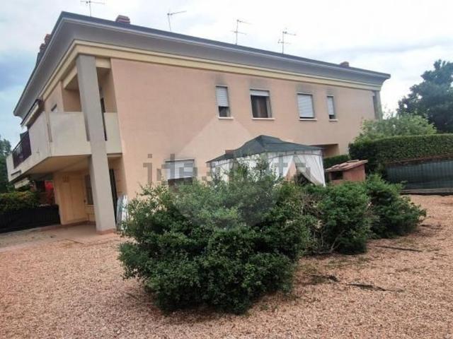 Villetta a schiera in vendita di 190 m² in Via Scipione Maffei