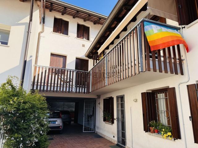 Villetta a schiera in vendita di 190 m² in Via Superiore