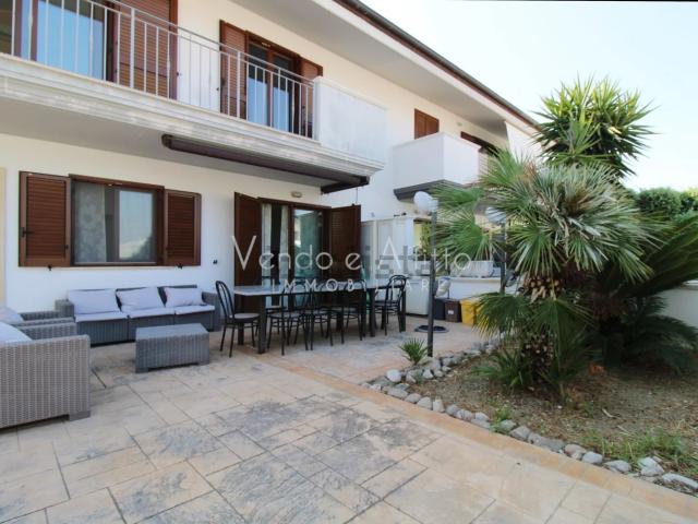 Villetta a schiera in vendita di 190 m² in Viale Alberto De Agostini