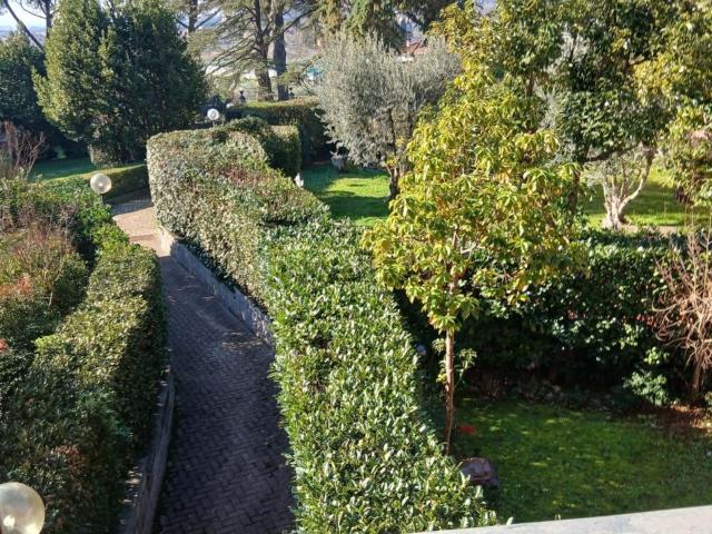 Villetta a schiera in vendita di 190 m² in Viale del Vergaiolo, 16