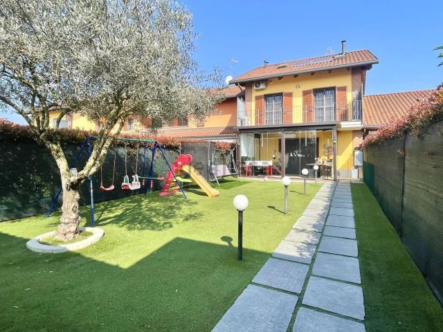 Villetta a schiera in vendita di 190 m² in Strada Tetti Piatti