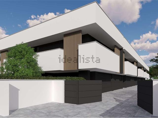 Villetta a schiera in vendita di 191 m² in Via Mar Tirreno, 169