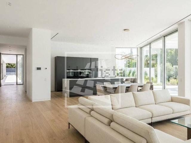 Villetta a schiera in vendita di 192 m² in Via 2 Giugno