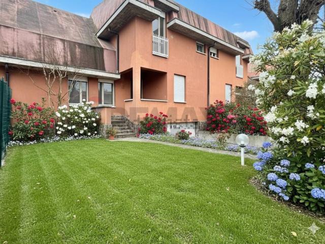 Villetta a schiera in vendita di 193 m² in Via Austria, 35