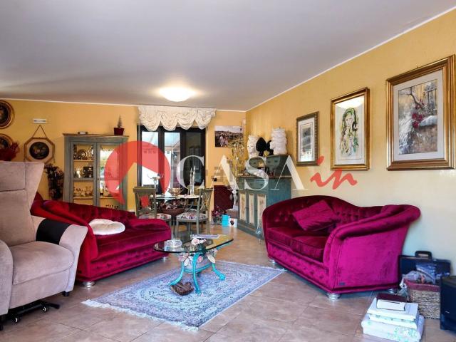 Villetta a schiera in vendita di 193 m² in Via Diana, 5