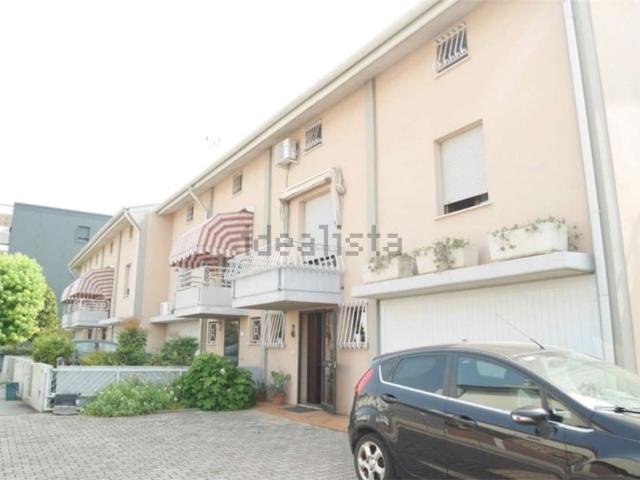 Villetta a schiera in vendita di 193 m² in Via San Lazzaro, 23