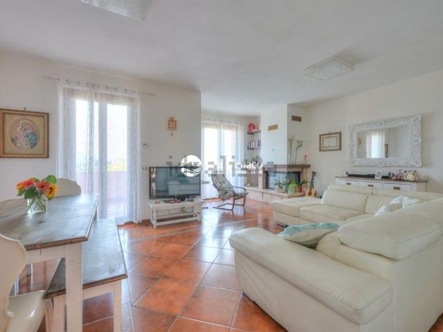 Villetta a schiera in vendita di 193 m² in Via Raffaello