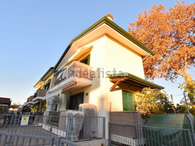 Villetta a schiera in vendita di 194 m² in Via Molinato, 2