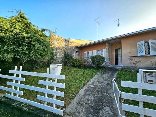 Villetta a schiera in vendita di 195 m² in Via Caravaggio