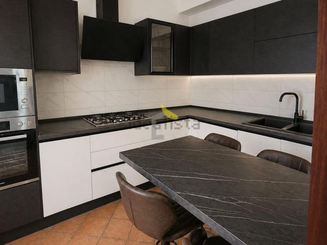 Villetta a schiera in vendita di 195 m² in Via delle Camelie, 9