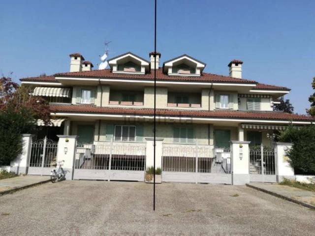 Villetta a schiera in vendita di 195 m² in Via Luigi Einaudi, 7