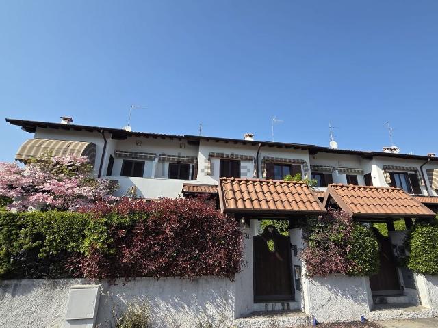 Villetta a schiera in vendita di 195 m² in Via Sandro Pertini, 14