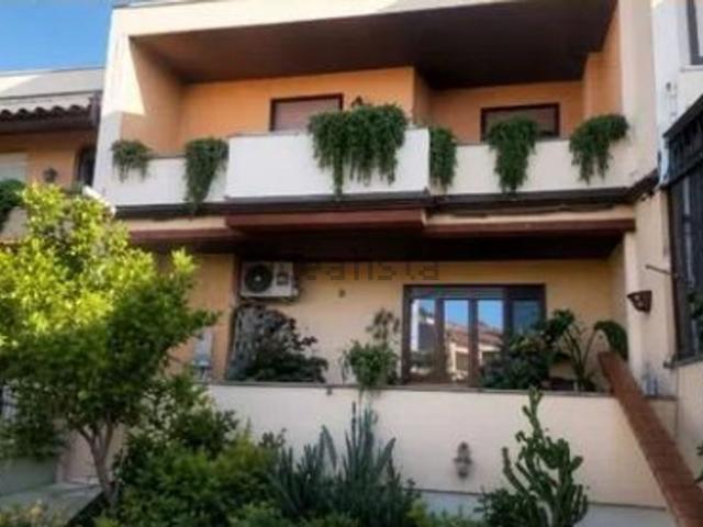 Villetta a schiera in vendita di 195 m² in Via Piane, 390
