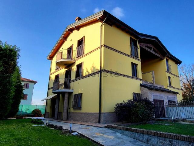 Villetta a schiera in vendita di 195 m² in Via XI Febbraio, 11