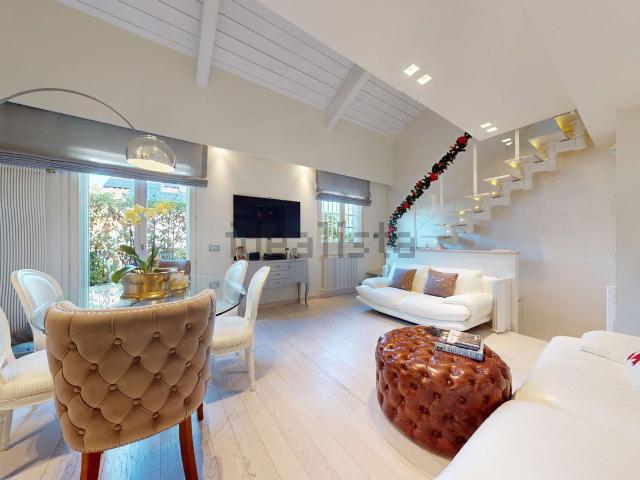 Villetta a schiera in vendita di 195 m² in Viale dei Pini, 40