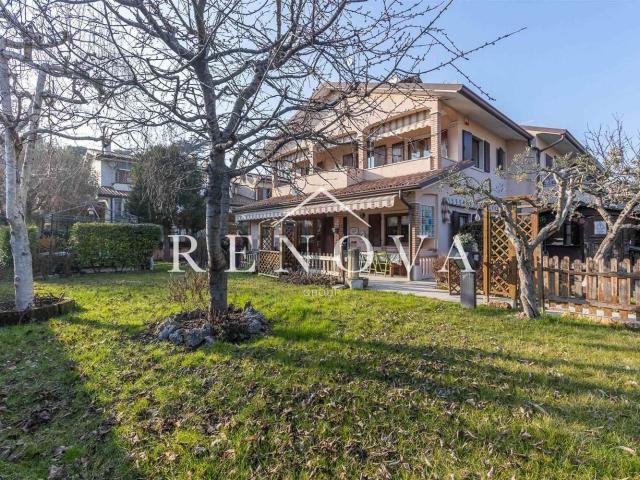 Villetta a schiera in vendita di 195 m² in Vicolo Peretto, 100