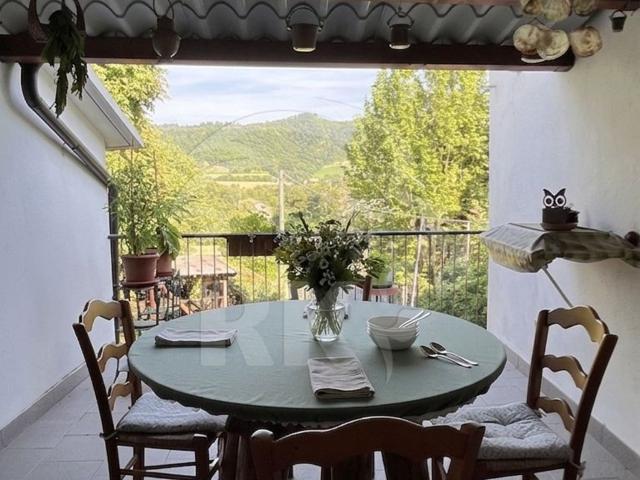 Villetta a schiera in vendita di 196 m² in Via del Chiù, 11