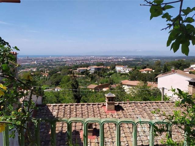 Villetta a schiera in vendita di 196 m² in Via di Montenero, 381